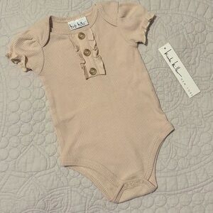 NWT Nicole Miller Ruffle Sleeve Girls Onesie in Beige